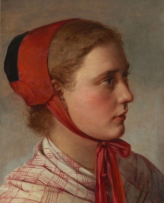 Portret młodej dziewczynki z profilu w czerwonym czepku z kokardą, na neutralnym tle.