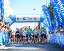 Start Biegu przez Most spod bramy startowej, fot. Jacek Deneka